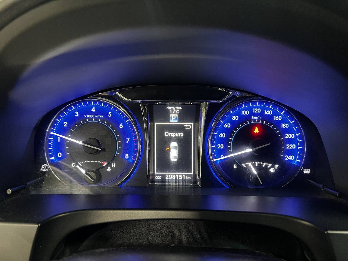 Toyota Camry 2015 года с пробегом. Фото: #12