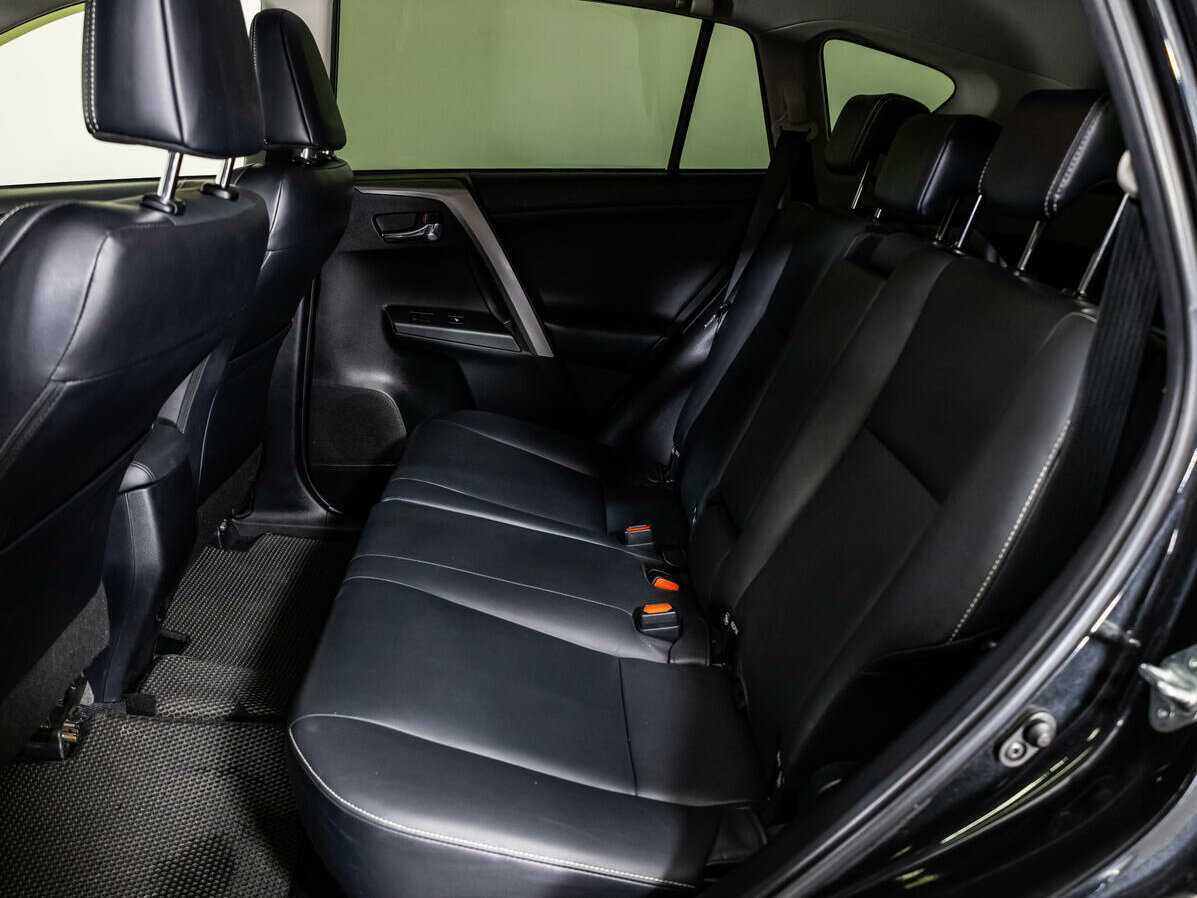 Toyota RAV4 2016 года с пробегом. Фото: #9