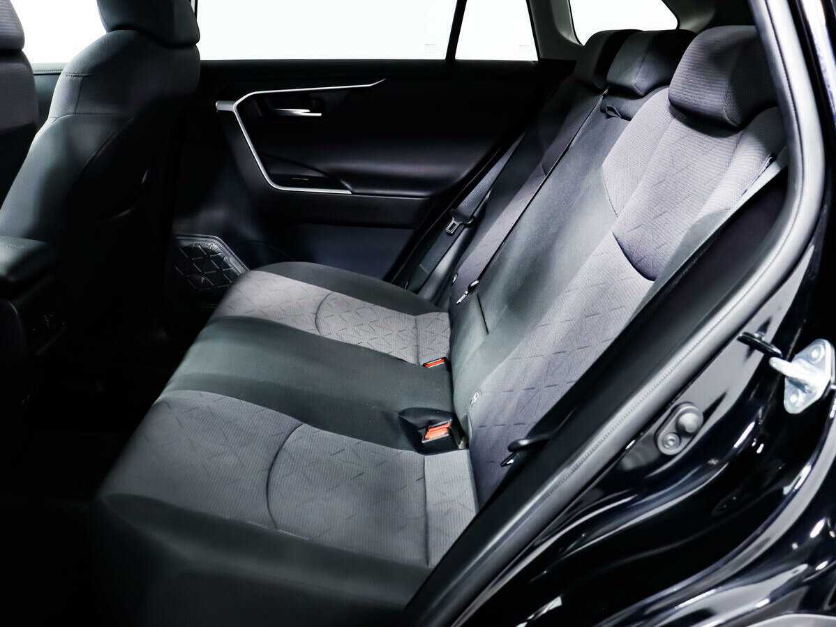 Toyota RAV4 2020 года с пробегом. Фото: #11