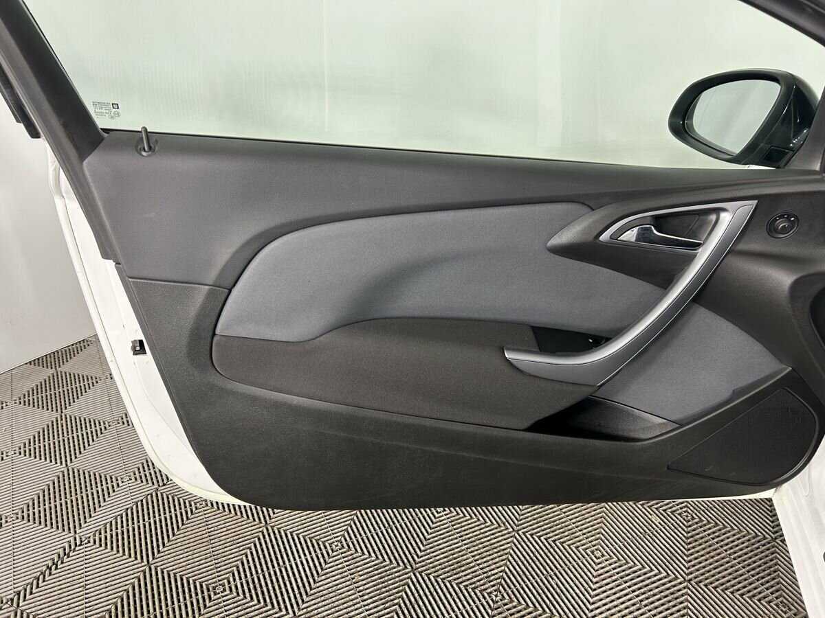 Opel Astra 2014 года с пробегом. Фото: #7