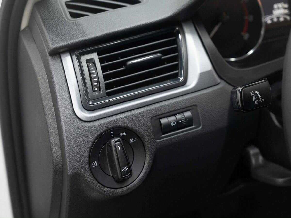 Skoda Rapid 2017 года с пробегом. Фото: #15