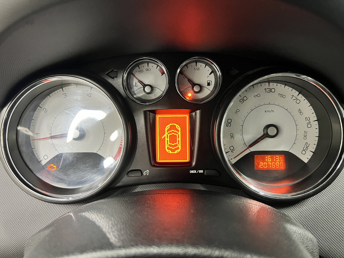 Peugeot 308 2012 года с пробегом. Фото: #12