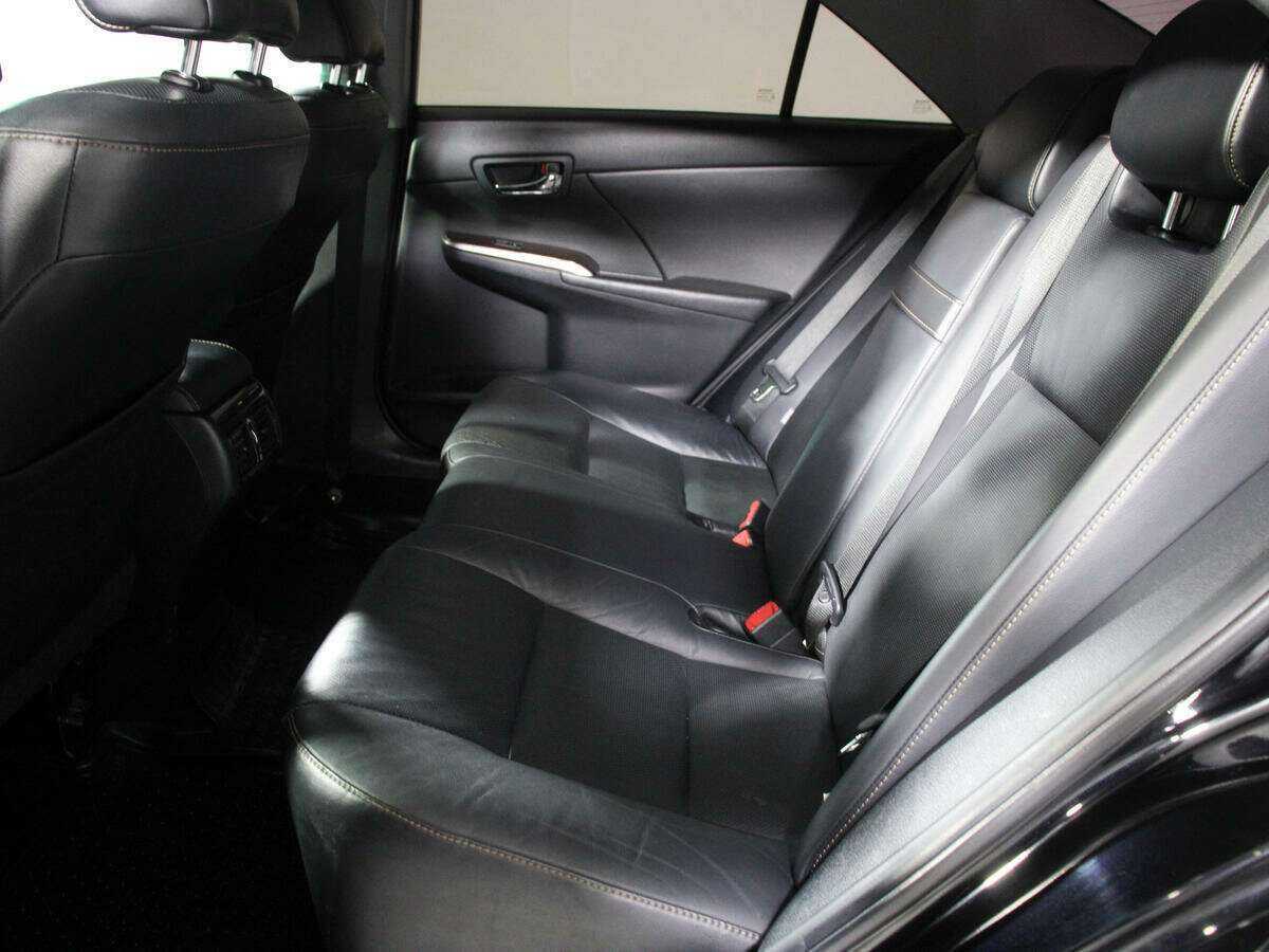 Toyota Camry 2018 года с пробегом. Фото: #9