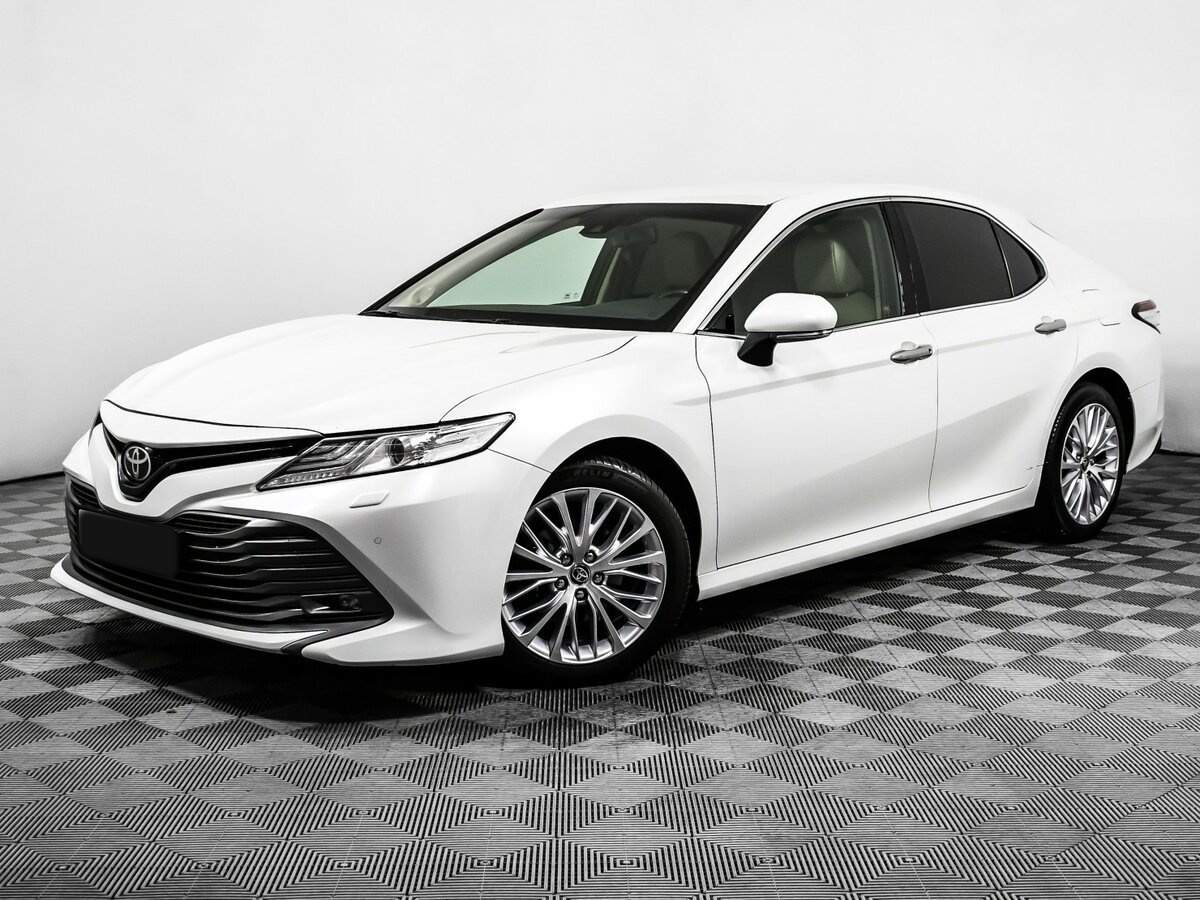 Toyota Camry 2020 года с пробегом. Посмотреть фото