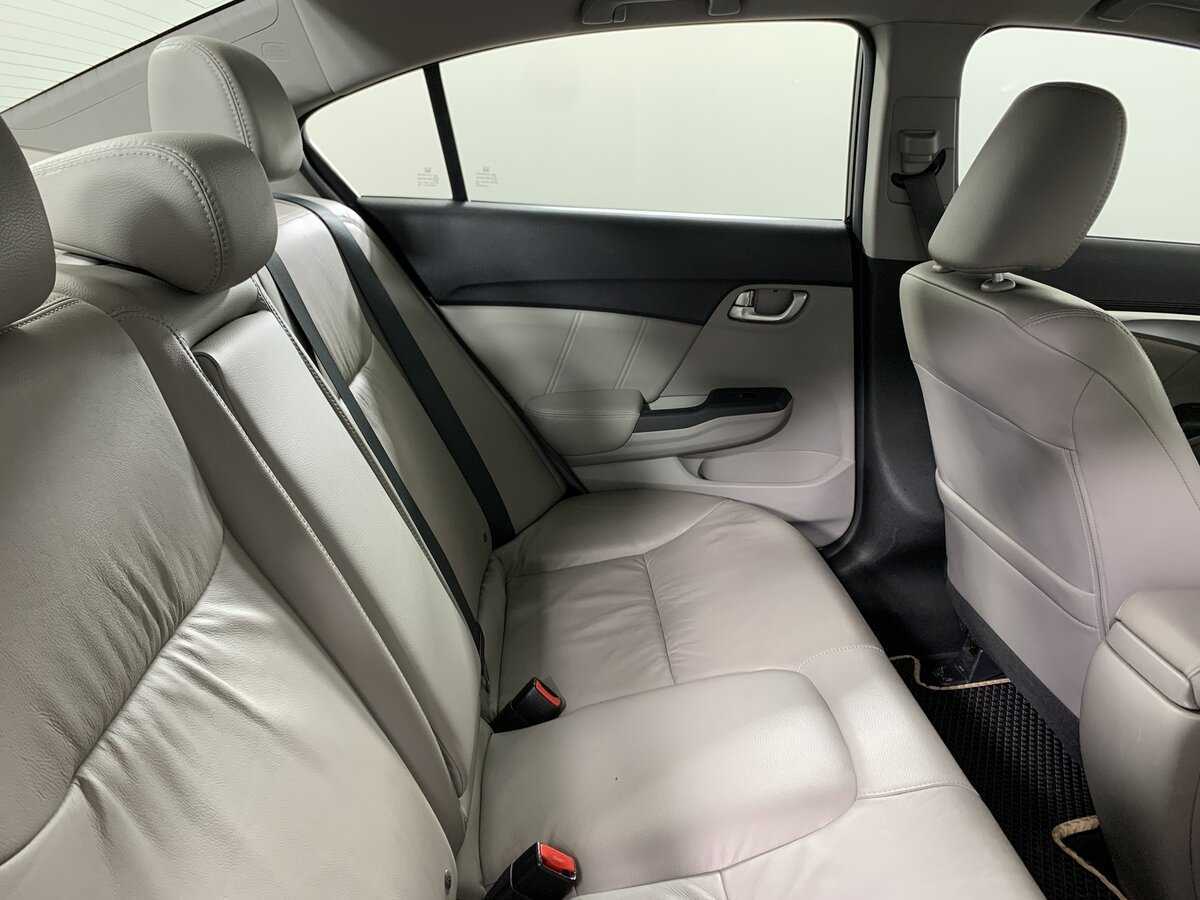 Honda Civic 2013 года с пробегом. Фото: #17