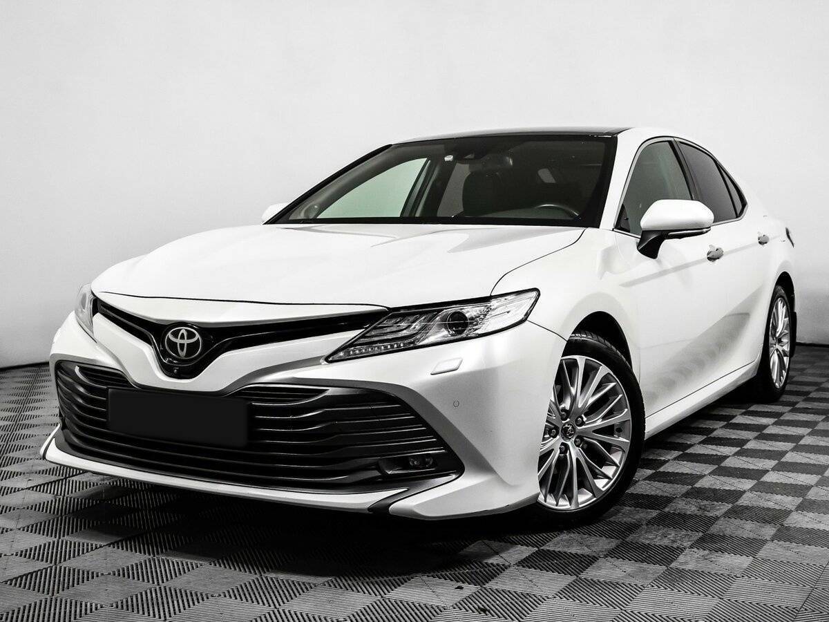 Toyota Camry 2019 года с пробегом. Посмотреть фото