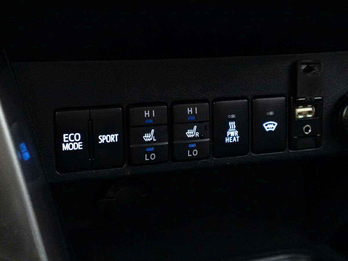 Toyota RAV4 2018 года с пробегом. Фото: #18