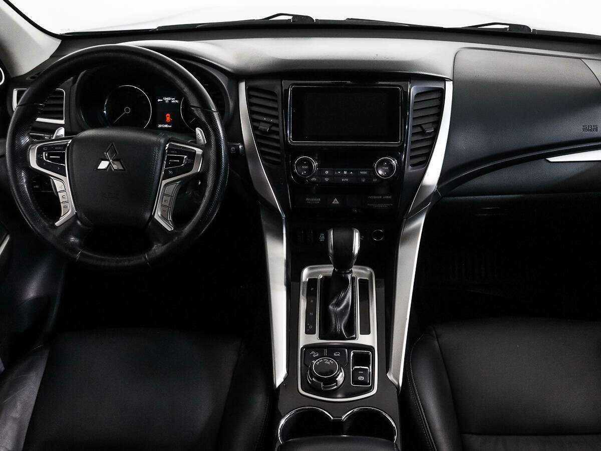 Mitsubishi Pajero Sport 2016 года с пробегом. Фото: #13