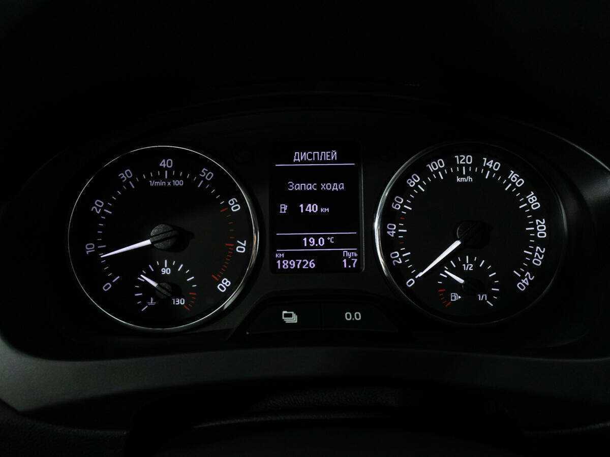 Skoda Rapid 2014 года с пробегом. Фото: #7