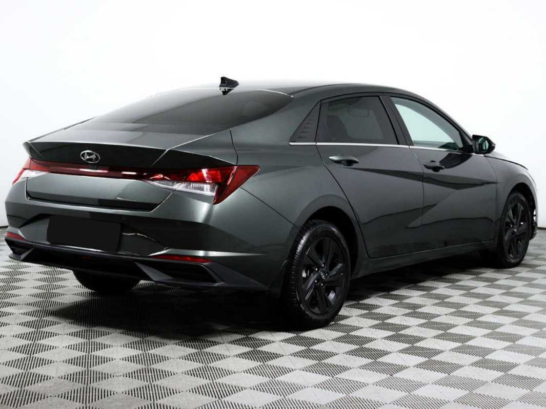 Hyundai Elantra 2021 года с пробегом. Фото: #4