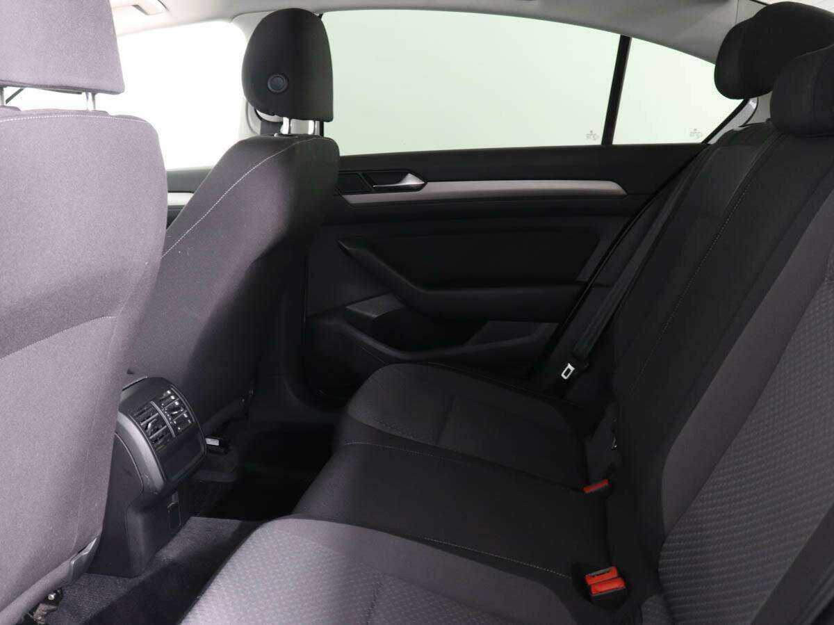 Volkswagen Passat 2016 года с пробегом. Фото: #12