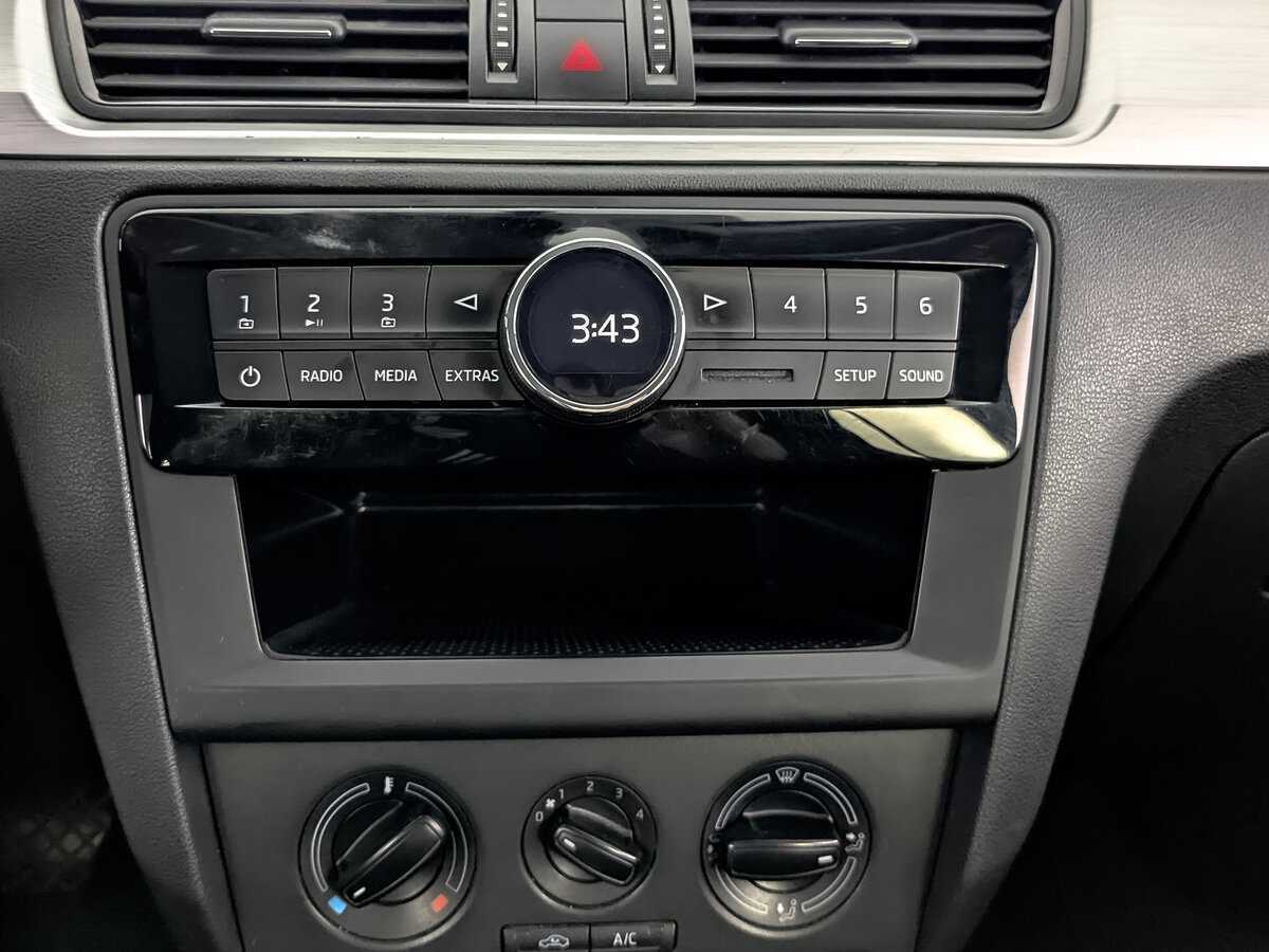 Skoda Rapid 2015 года с пробегом. Фото: #12