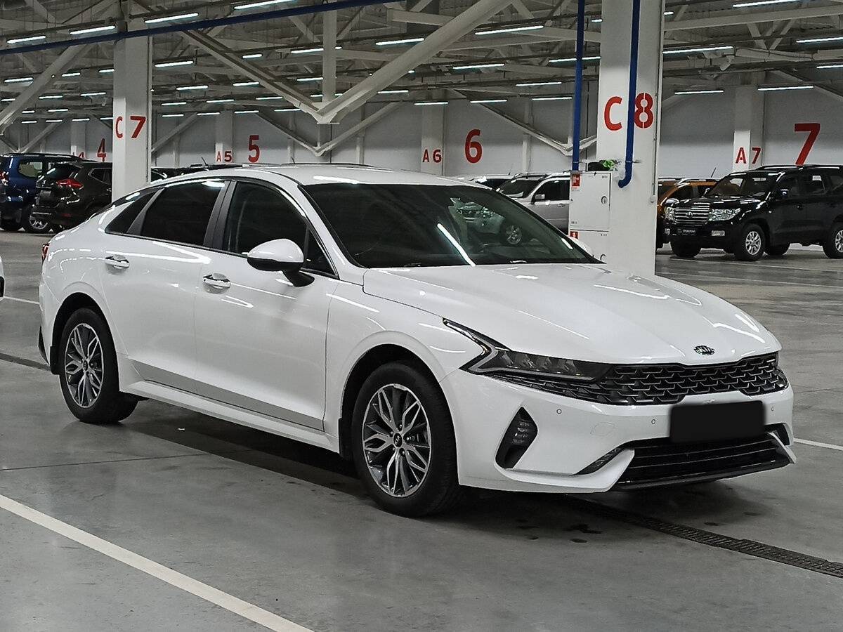Kia K5 2021 года с пробегом. Фото: #2