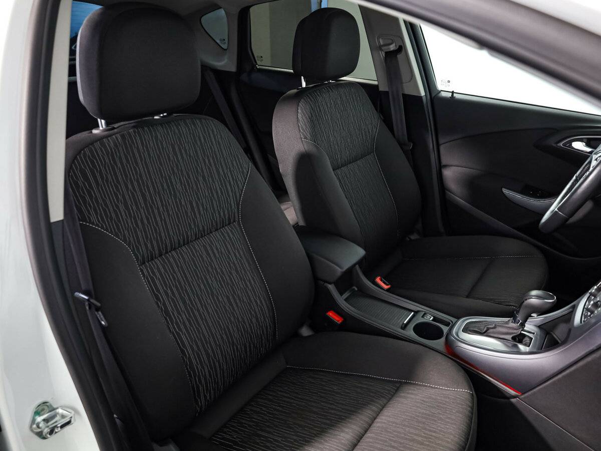 Opel Astra 2014 года с пробегом. Фото: #16