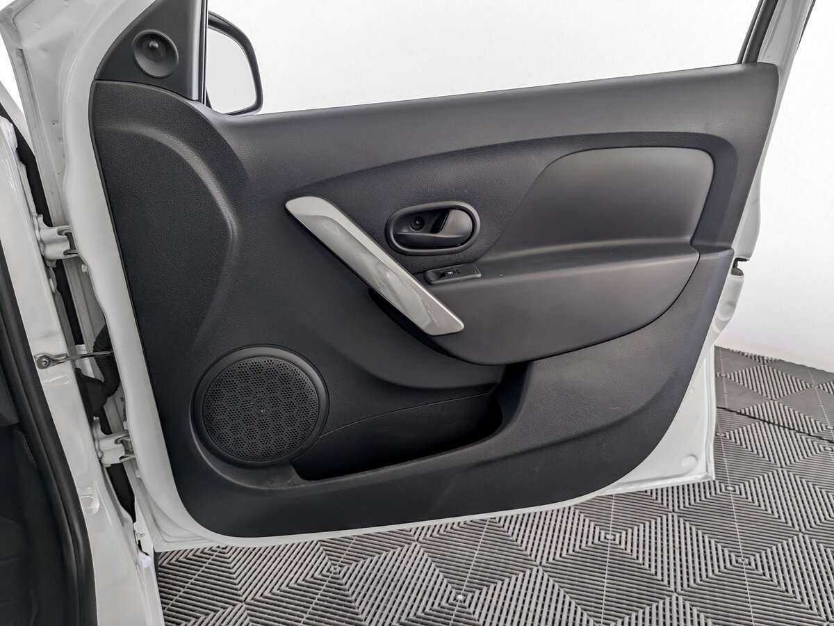 Renault Sandero 2016 года с пробегом. Фото: #16