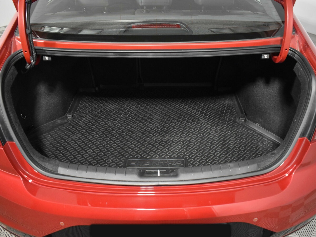 Hyundai Elantra 2019 года с пробегом. Фото: #17