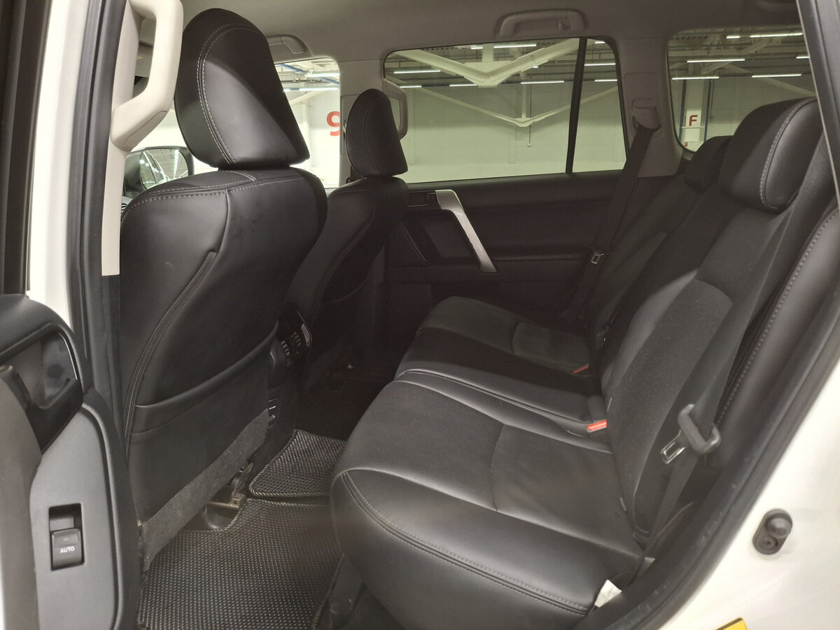 Toyota Land Cruiser Prado 2014 года с пробегом. Фото: #8