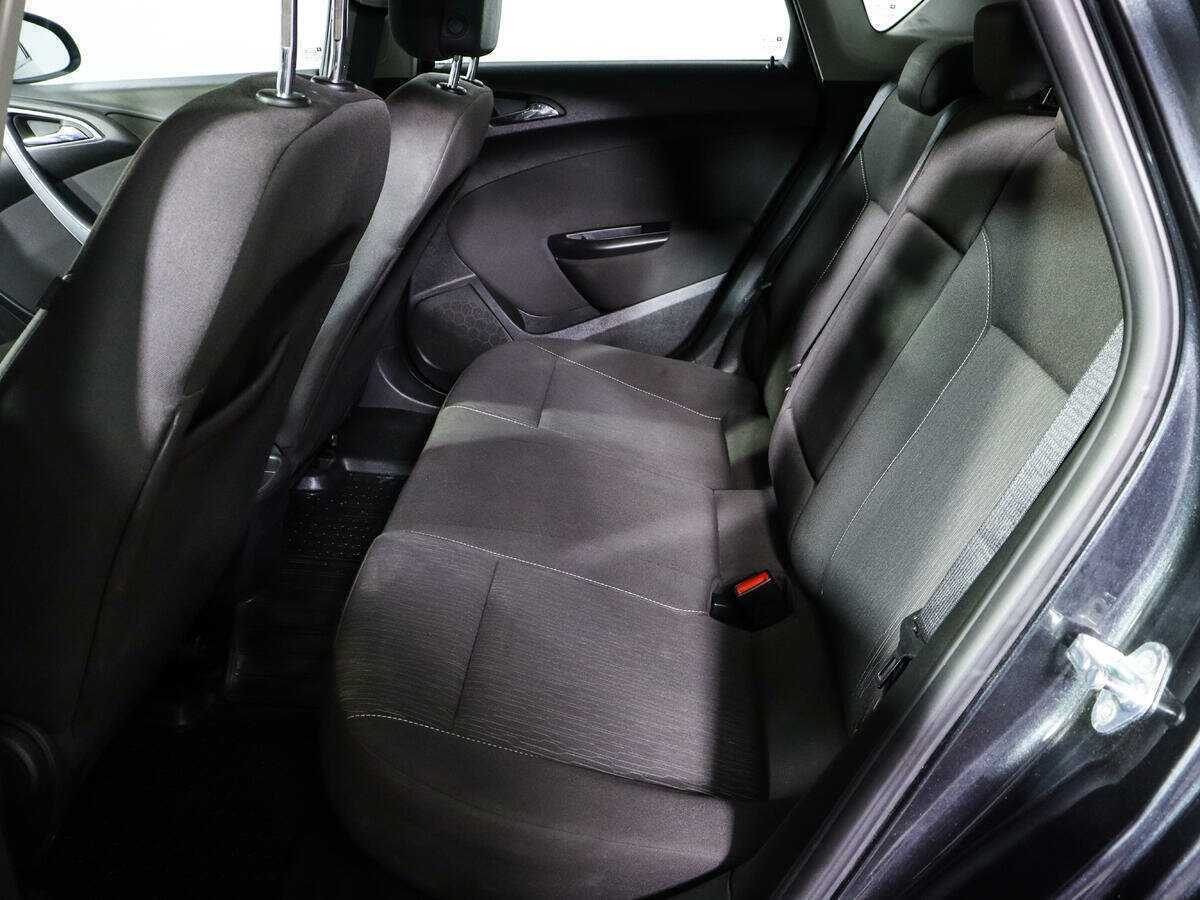 Opel Astra 2012 года с пробегом. Фото: #7