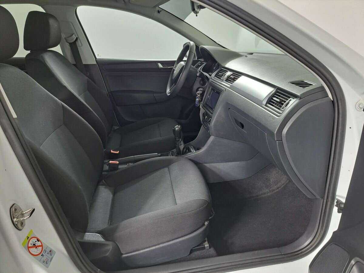 Skoda Rapid 2017 года с пробегом. Фото: #10