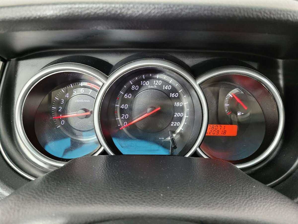 Nissan Tiida 2013 года с пробегом. Фото: #10