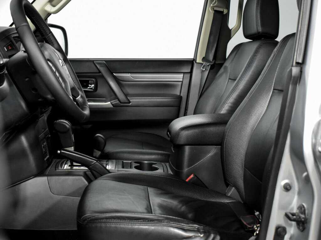 Mitsubishi Pajero 2013 года с пробегом. Фото: #11