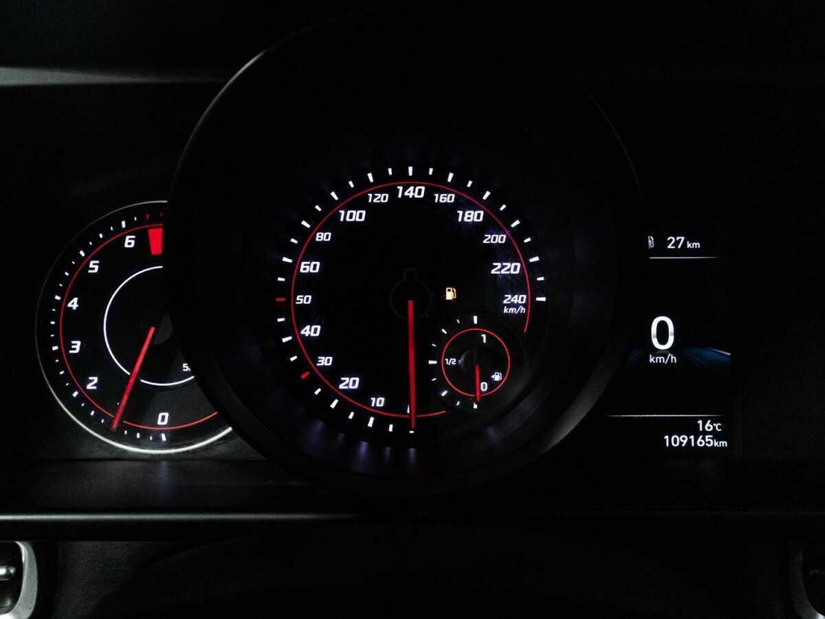 Hyundai Elantra 2021 года с пробегом. Фото: #11