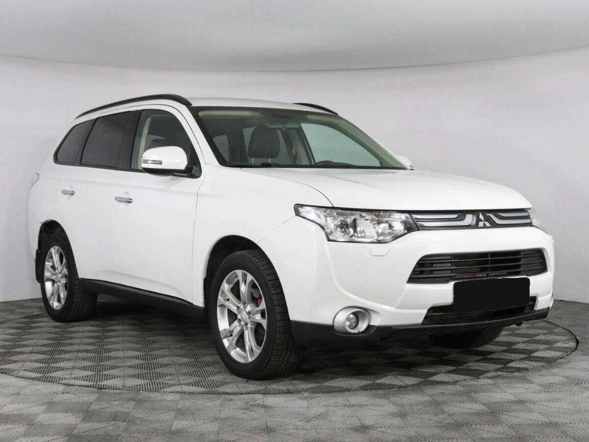 Mitsubishi Outlander 2012 года с пробегом. Фото: #2