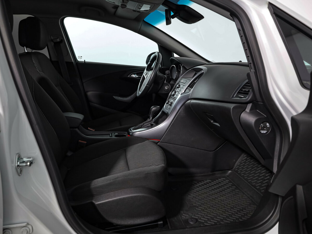 Opel Astra 2014 года с пробегом. Фото: #17