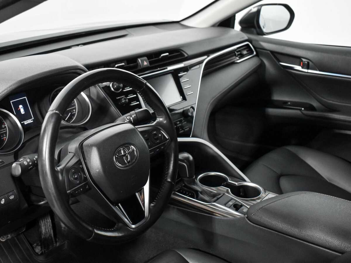Toyota Camry 2020 года с пробегом. Фото: #4