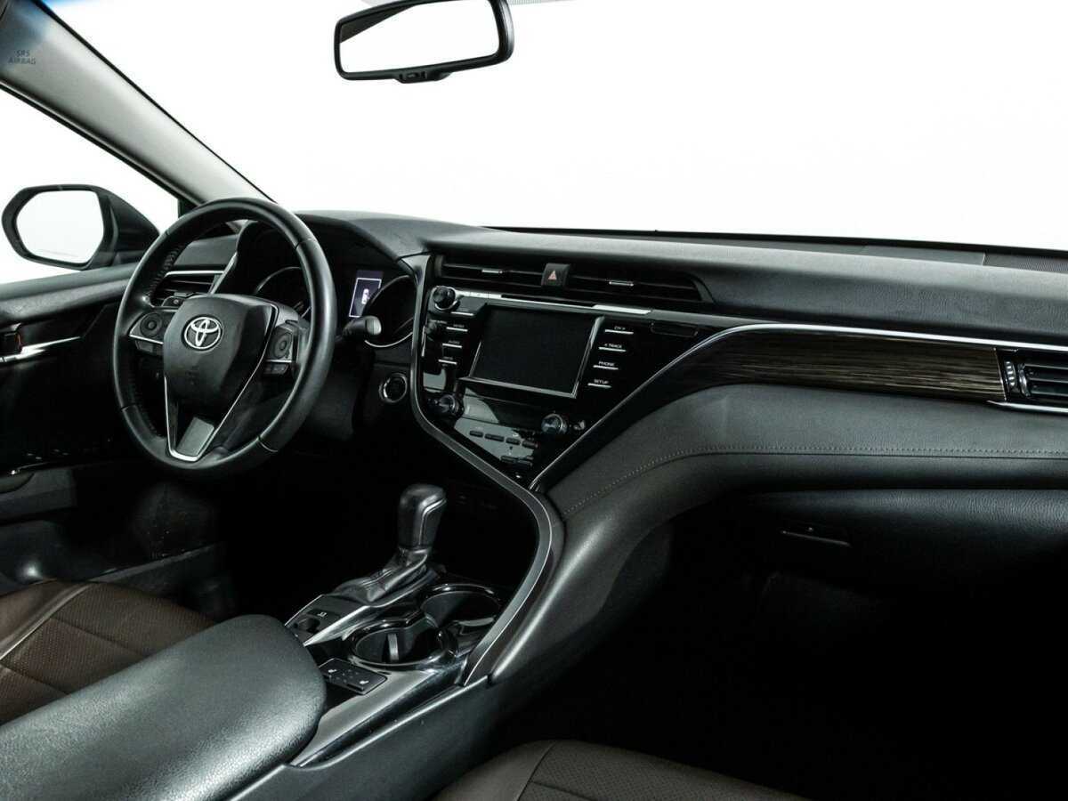 Toyota Camry 2018 года с пробегом. Фото: #6