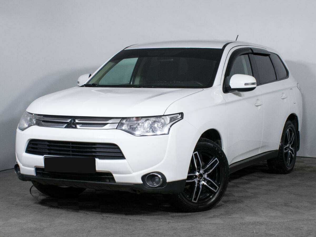 Mitsubishi Outlander 2014 года с пробегом. Посмотреть фото