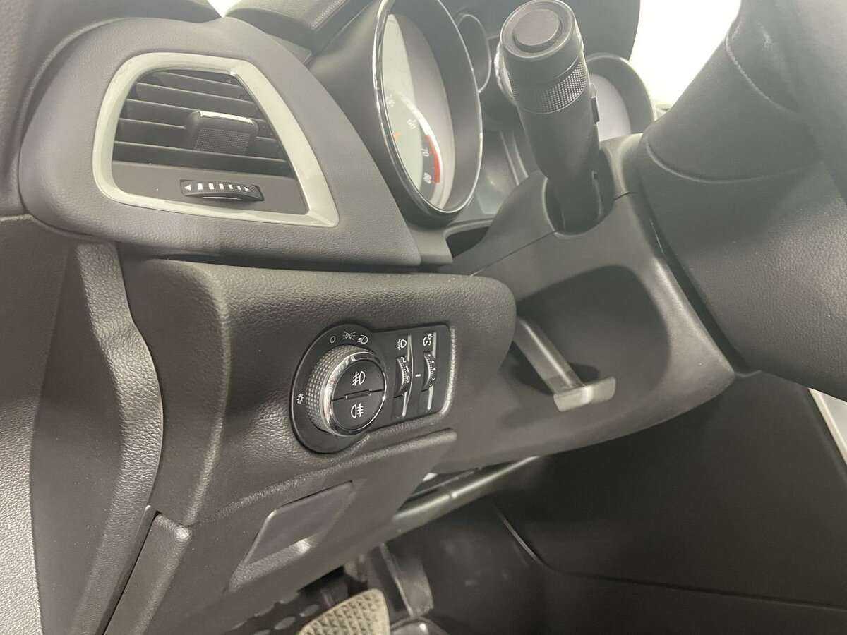 Opel Astra 2013 года с пробегом. Фото: #8