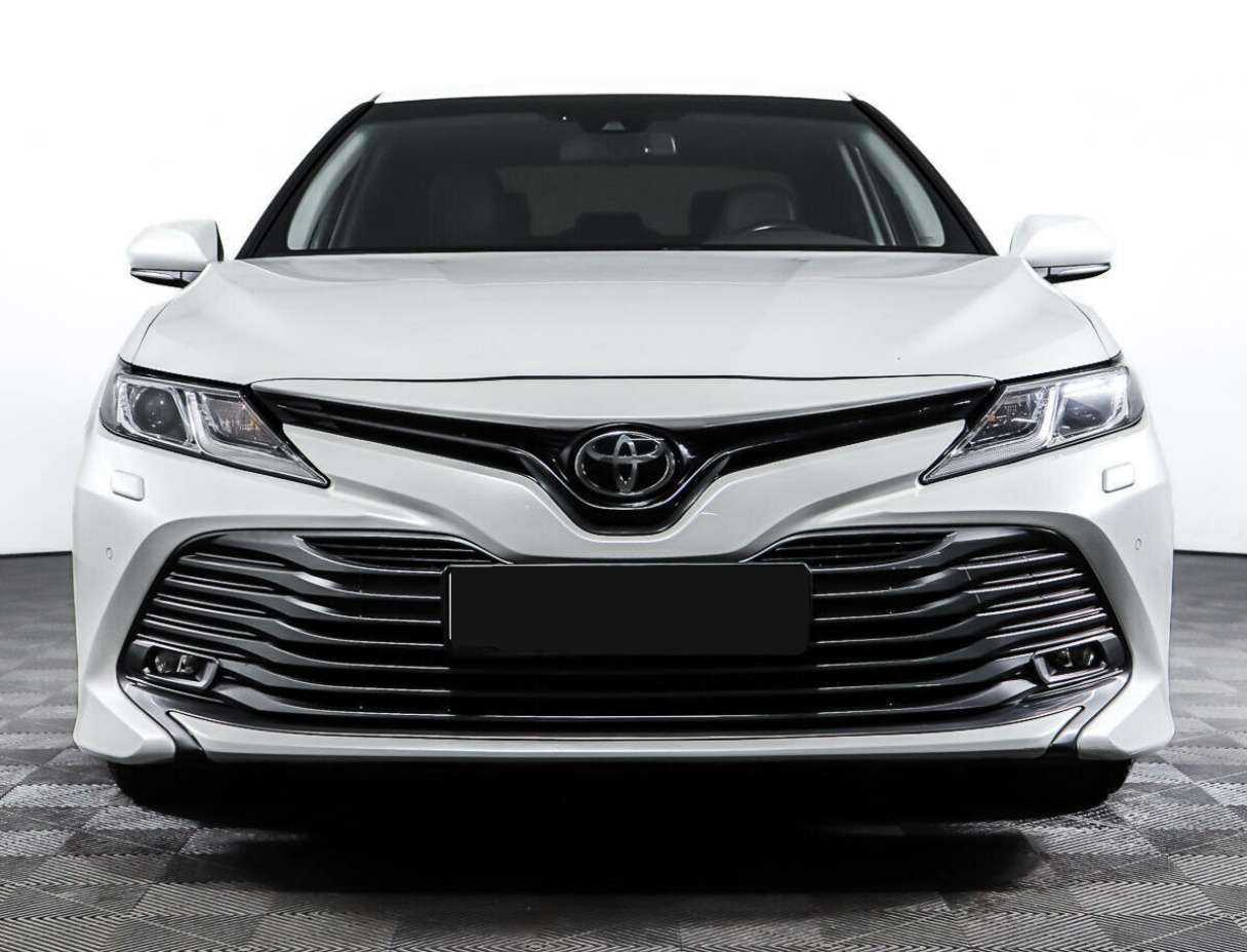 Toyota Camry 2018 года с пробегом. Фото: #1