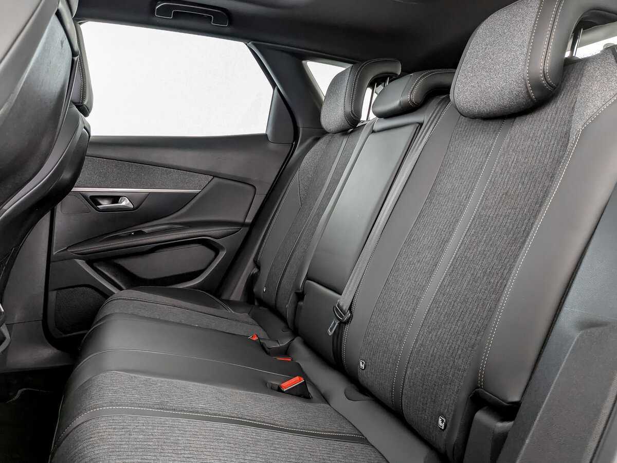 Peugeot 3008 2018 года с пробегом. Фото: #9