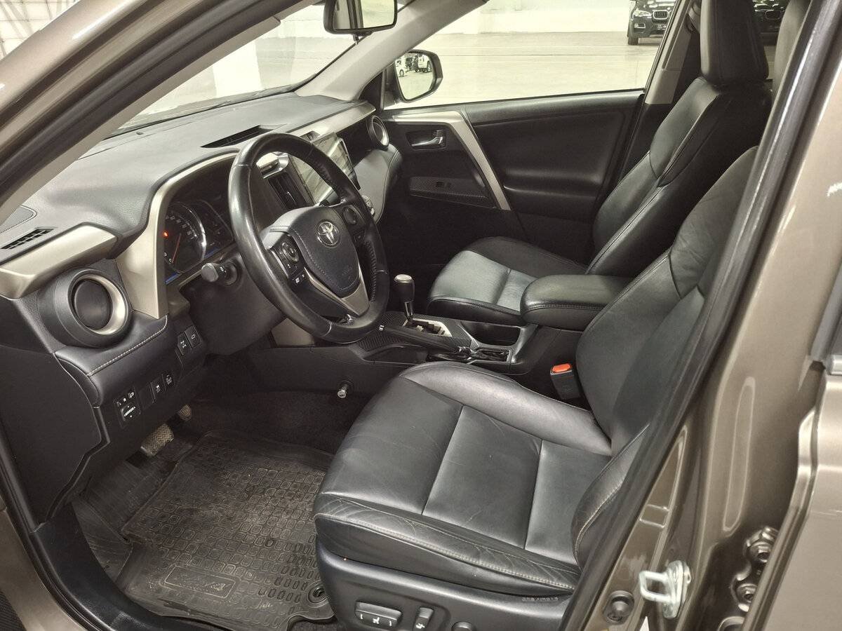 Toyota RAV4 2013 года с пробегом. Фото: #14