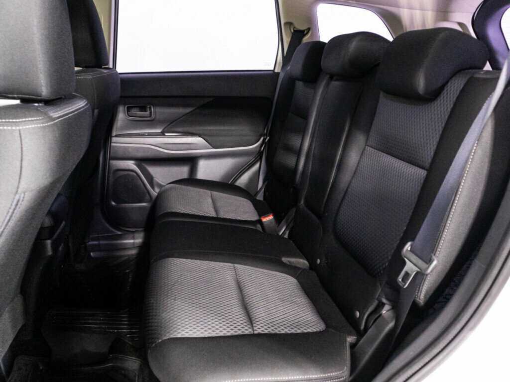 Mitsubishi Outlander 2018 года с пробегом. Фото: #9