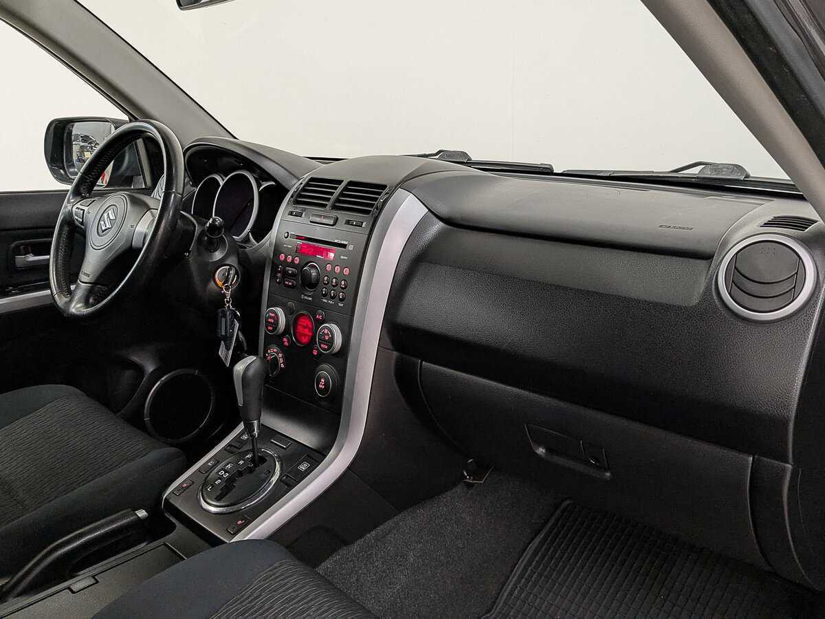 Suzuki Grand Vitara 2013 года с пробегом. Фото: #12