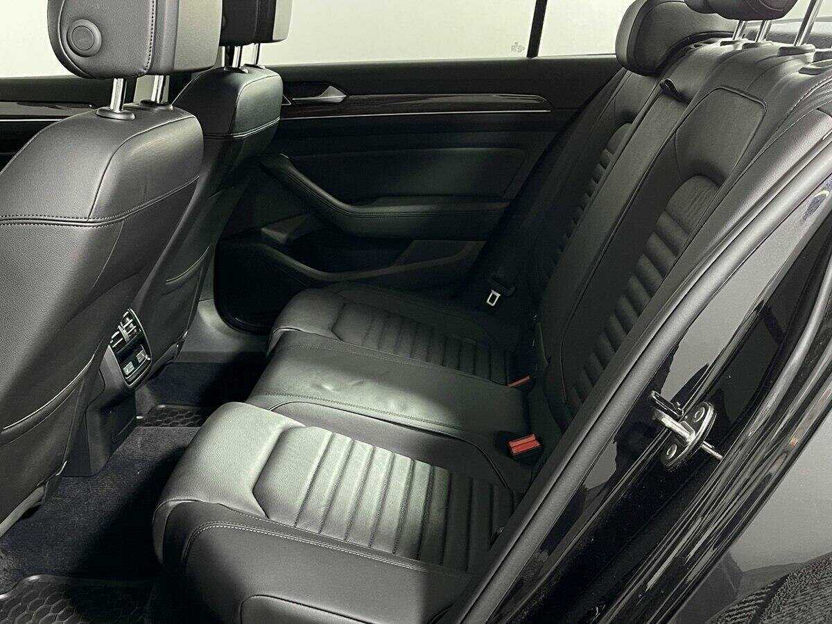 Volkswagen Passat 2018 года с пробегом. Фото: #7
