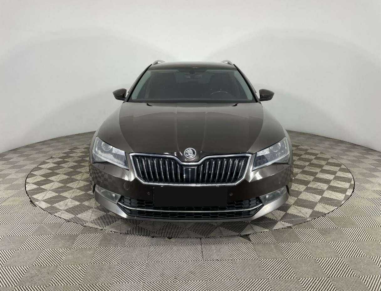 Skoda Superb 2016 года с пробегом. Посмотреть фото