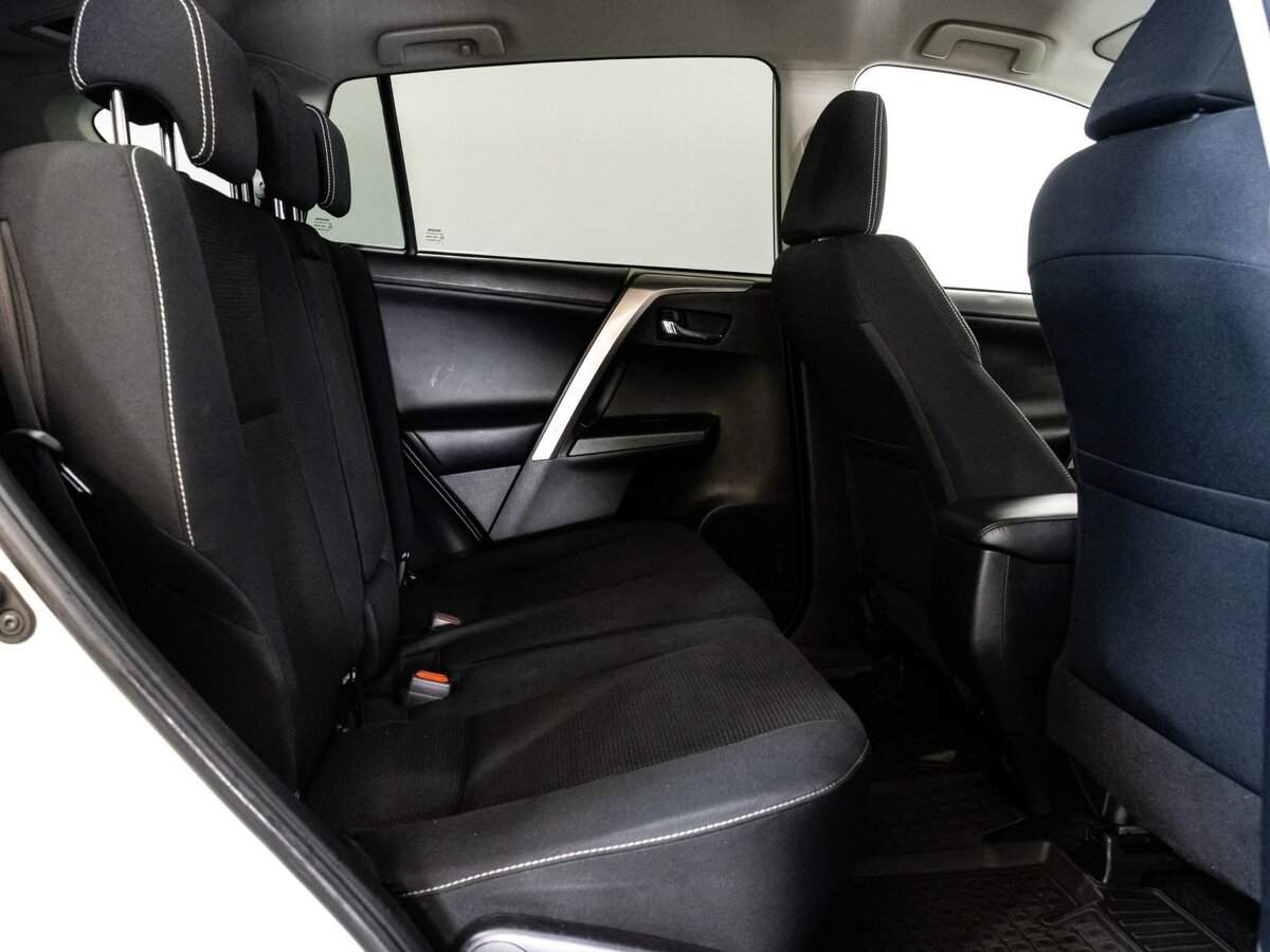 Toyota RAV4 2018 года с пробегом. Фото: #16