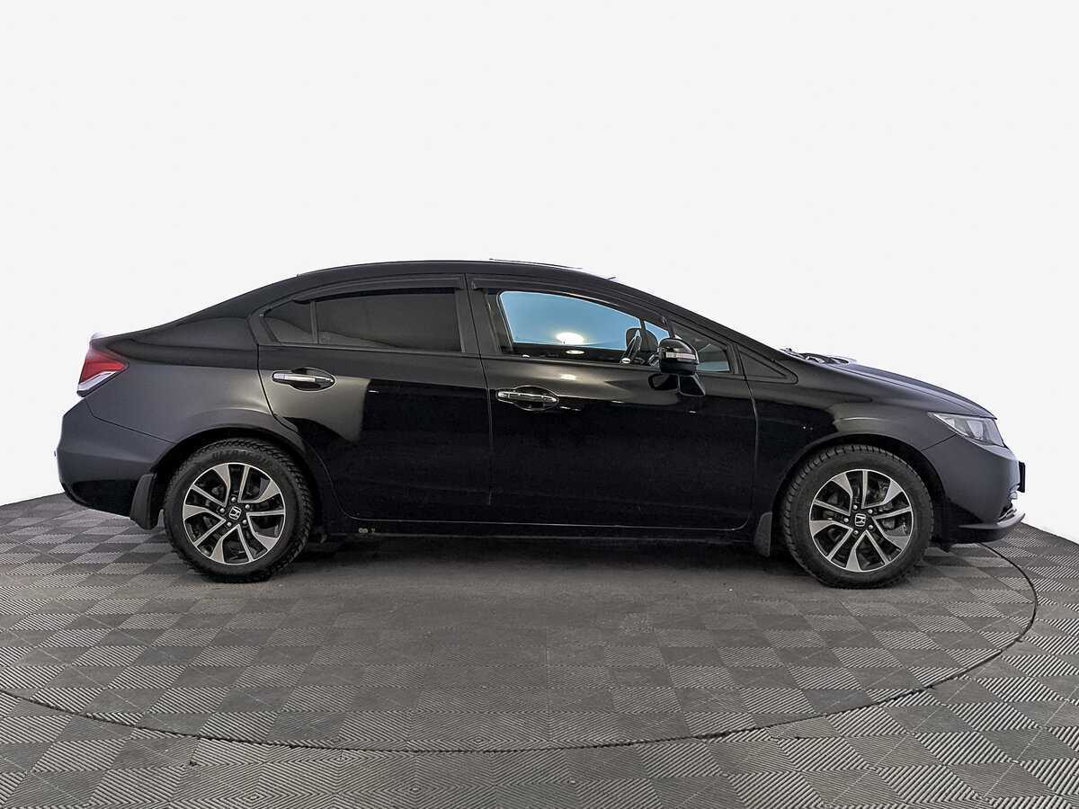 Honda Civic 2013 года с пробегом. Фото: #3