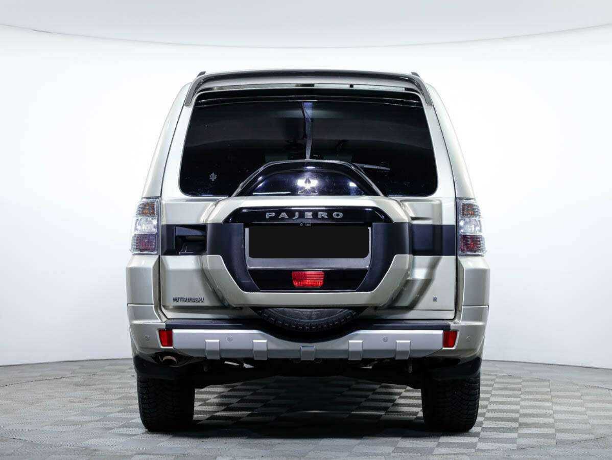 Mitsubishi Pajero 2014 года с пробегом. Фото: #4