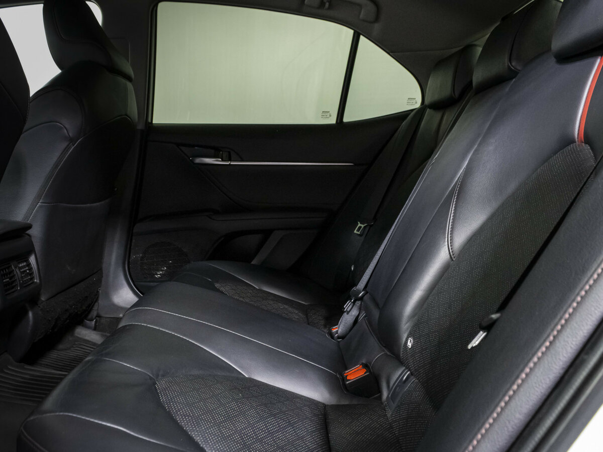 Toyota Camry 2021 года с пробегом. Фото: #7