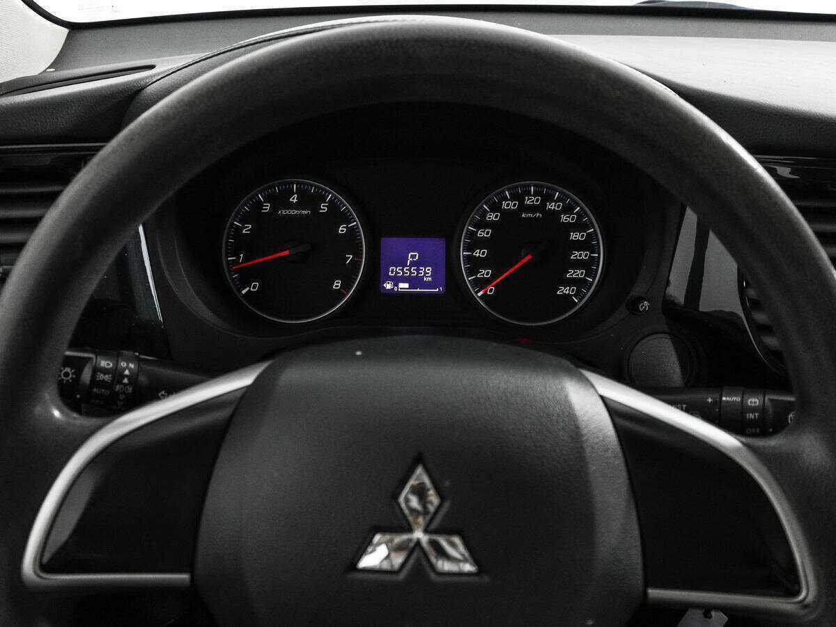 Mitsubishi Outlander 2018 года с пробегом. Фото: #14