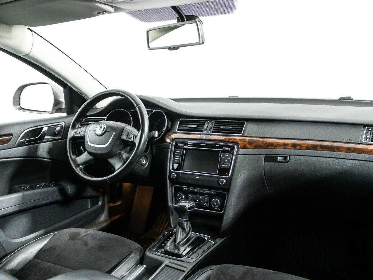 Skoda Superb 2012 года с пробегом. Фото: #8