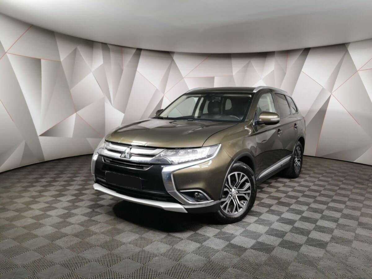 Mitsubishi Outlander 2018 года с пробегом. Посмотреть фото