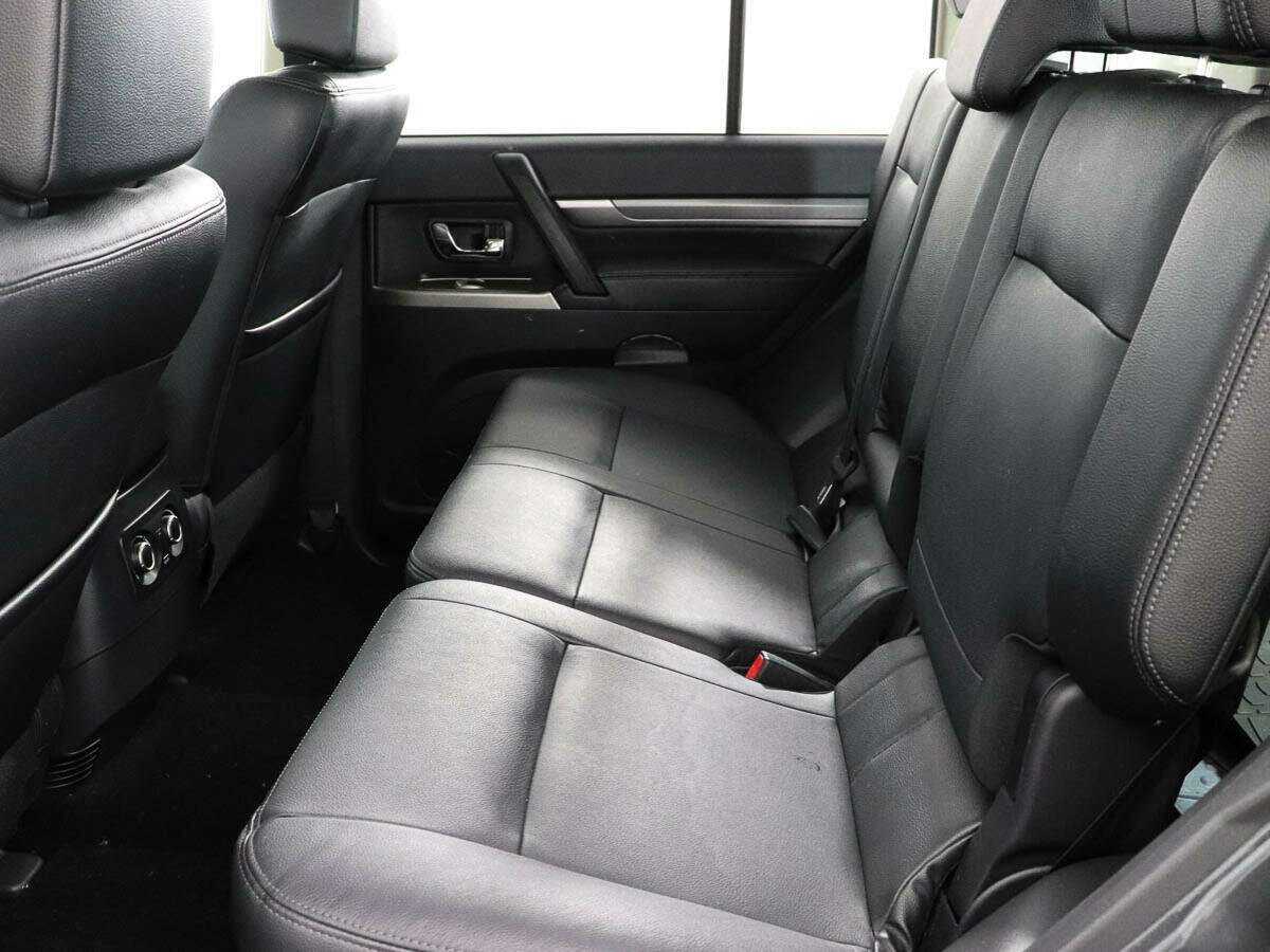 Mitsubishi Pajero 2018 года с пробегом. Фото: #8