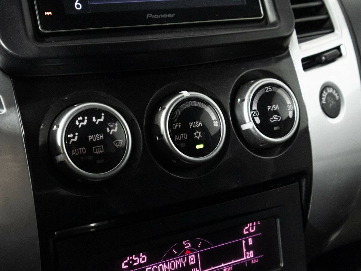 Mitsubishi Pajero Sport 2012 года с пробегом. Фото: #17