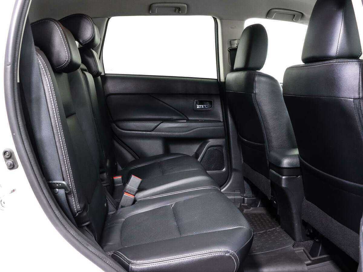 Mitsubishi Outlander 2017 года с пробегом. Фото: #8