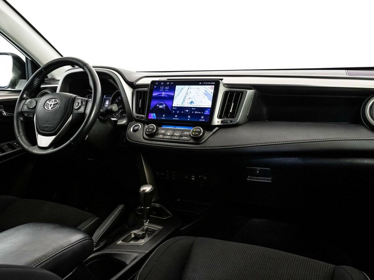 Toyota RAV4 2018 года с пробегом. Фото: #6